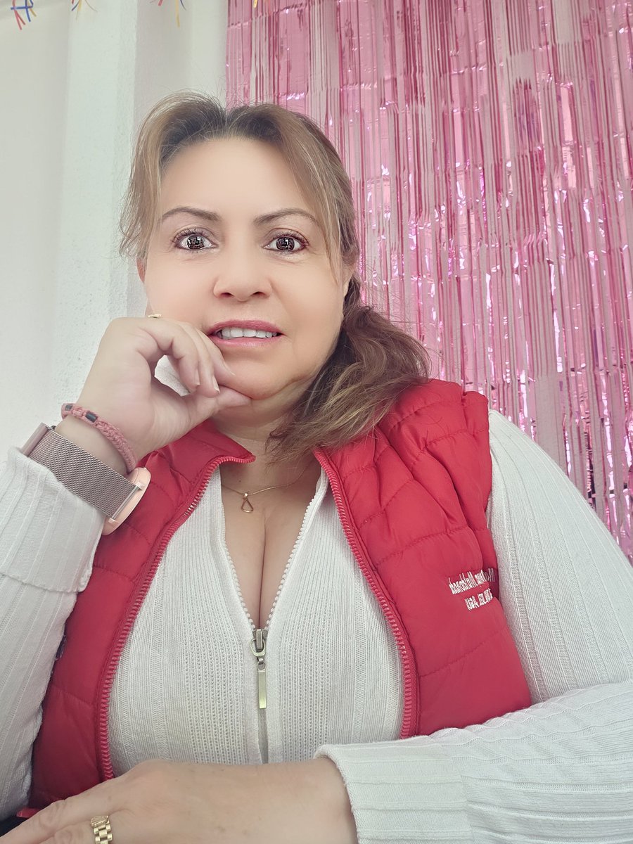 erilurm's tweet photo. ✨️Es carisimo perder lo que no tiene precio...✨️La  👑 no se mueve https://t.co/iHmsvw133G