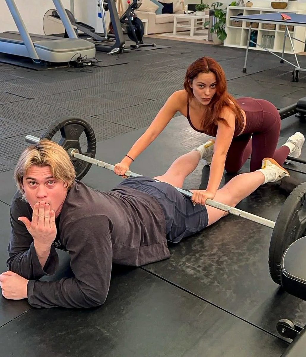 updatecultura's tweet photo. Nicholas Galitzine e Camila Mendes em preparação para “Mestres do Universo”. https://t.co/a9d1Dufroy