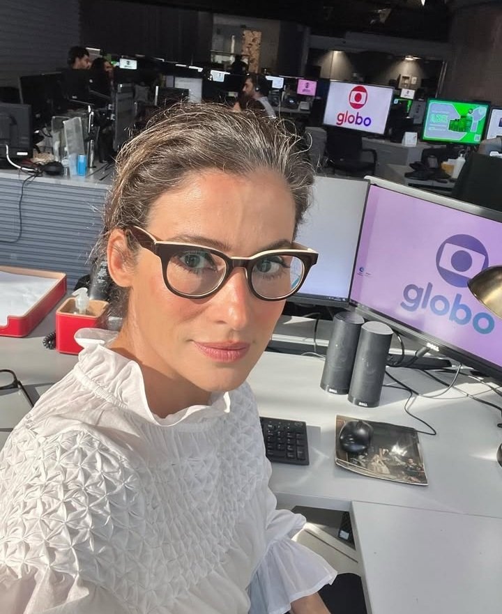 biabatella's tweet photo. Pra chamar a renata vasconcellos de feia o maluco tem que ter bosta na cabeça, na moral https://t.co/LDDetBMvbm