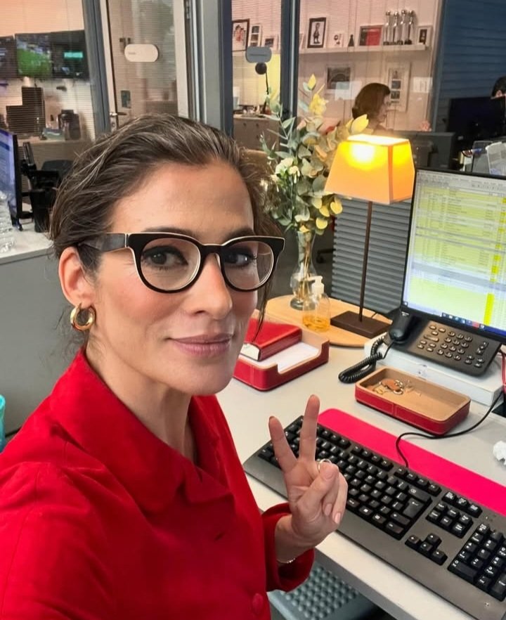 biabatella's tweet photo. Pra chamar a renata vasconcellos de feia o maluco tem que ter bosta na cabeça, na moral https://t.co/LDDetBMvbm