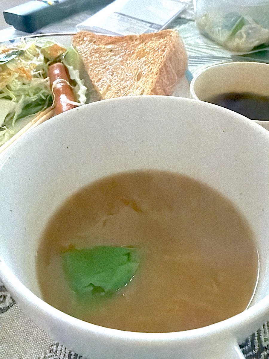 jm_nbd's tweet photo. 本日の目玉焼き
占いは
あかん、、
焼きすぎた

そして
食べてサクッとでかけてこよう
↑
どこへ？
↑
コインランドリー（笑） https://t.co/uuDtnfqmeO