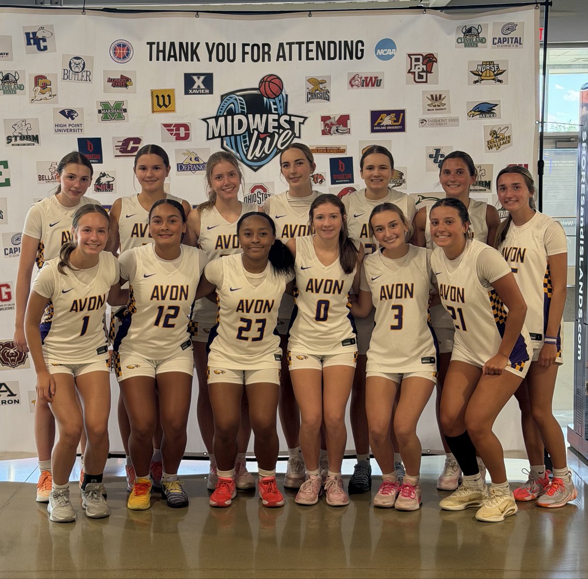AvonGBB's tweet photo. Midwest Live ✅

3-1 weekend. Great effort, great energy, and great competition. Proud of how these ladies represented our program and embraced every challenge. Keep stacking days!💛💜 https://t.co/ARO393ibaD