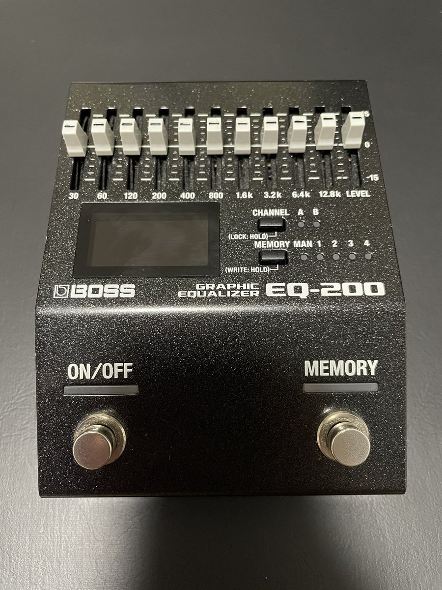 BOSS EQ-200ほんと素晴らしい。もうイコライザーは2台がけじゃないと