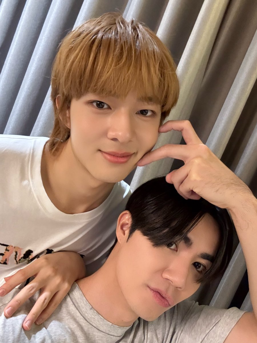ChuyZnn's tweet photo. Good Day to our talented couple 
#ZeeNuNew always here to support both of you. ❤️🩷💚💖 https://t.co/cco8KthhcM