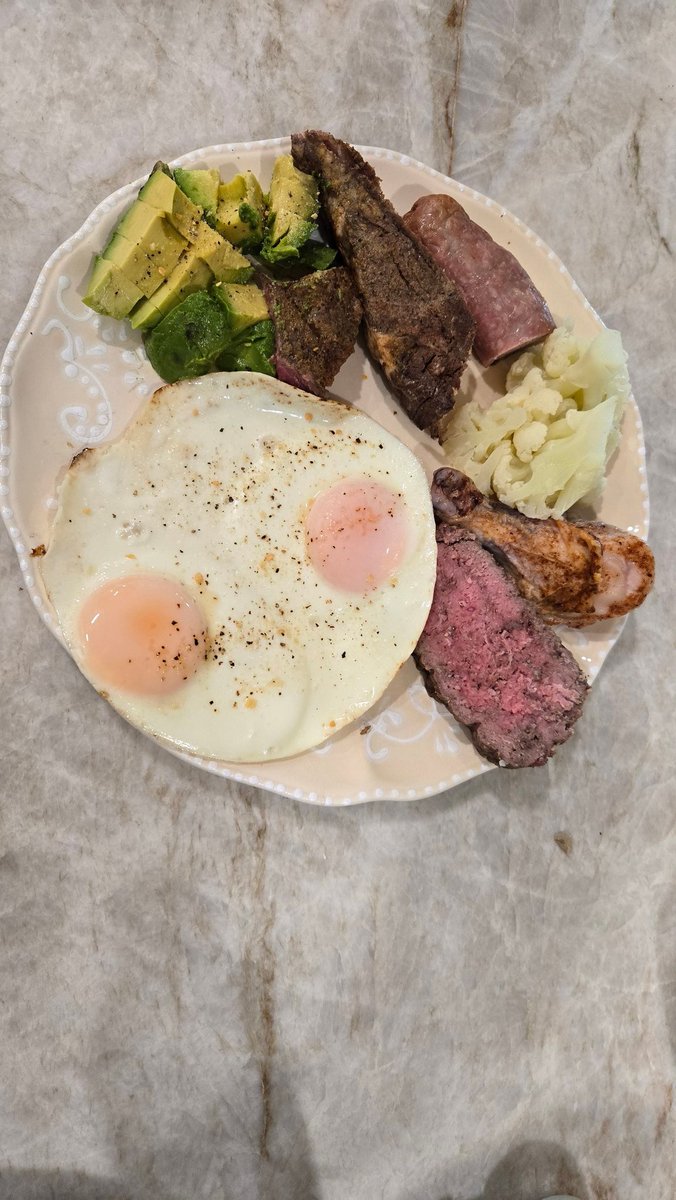 JoshuaTGaines's tweet photo. Meal prep is my "secret" weapon. I cooked steak, chicken, meat loaf, cauliflower and kielbasa simultaneously in less than an hour.  Add some over-easy eggs and avocado, and it's a healthy and delicious meal in 5 minutes. Yes, it's the same as yesterday, pretty much, and tomorrow! https://t.co/tKPuFQwwHe