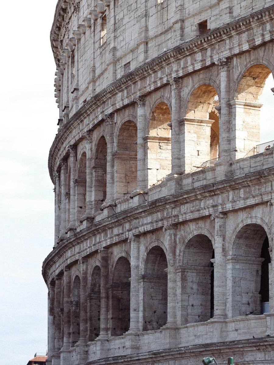 xalaetan's tweet photo. Rome, through the lens of my eyes 📸🏛

Sunset hues bathed in golden light on old stonework, streets redolent of espresso and bread, and an unfilmed Colosseum.

I went to chase the city and returned with pictures etched in my memory. 🇮🇹 https://t.co/pxD6yteYUN