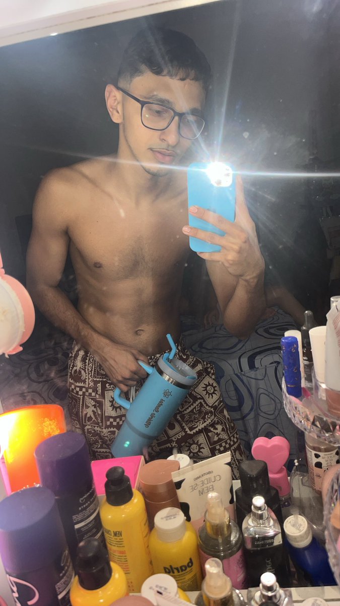 Vitorsntoos's tweet photo. Ai que loucura 😂😩 https://t.co/vUtYah6pfT