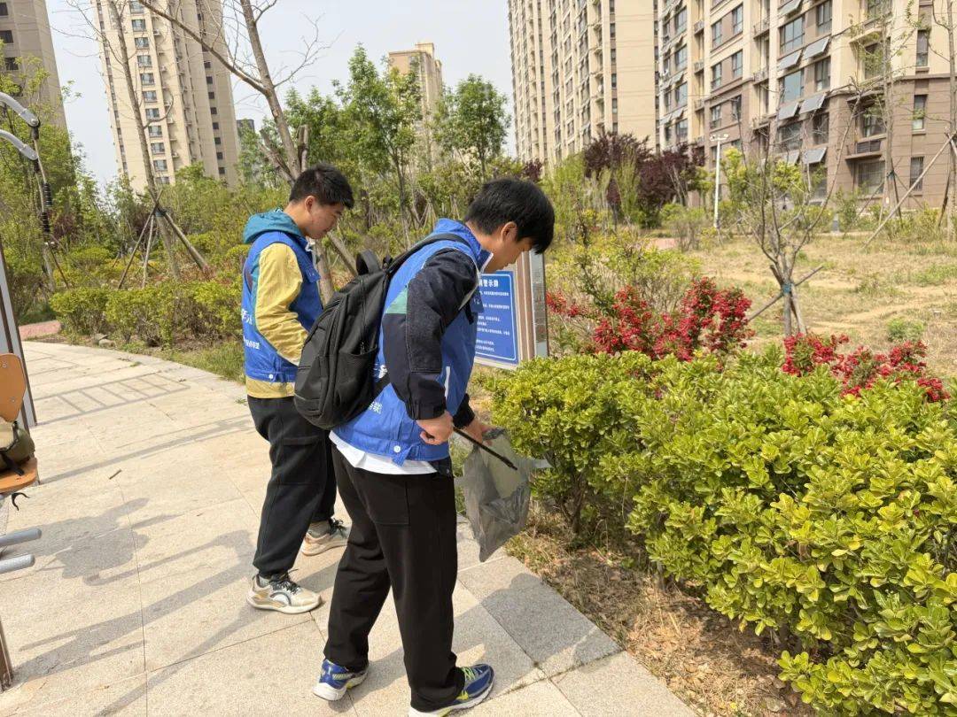 Dursun78509500's tweet photo. Join our neighborhood cleanup this Sat (9am-12pm) at Central Park! Gloves u0026 snacks provided—let’s make our space shine together. Tag a friend to come! https://t.co/mgd3Q00QCJ