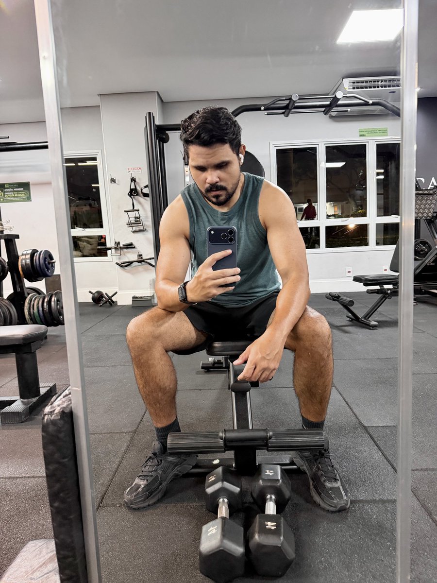 culpeowagner's tweet photo. Academia do condomínio vazia sábado à noite https://t.co/siBI27TkjW