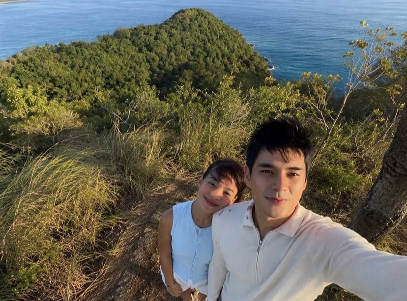 ann4db's tweet photo. dustbia’s lock in taping is basically dustbia’s everyday date 💛 SANA ALL PO https://t.co/A6Ch0Z8fRN