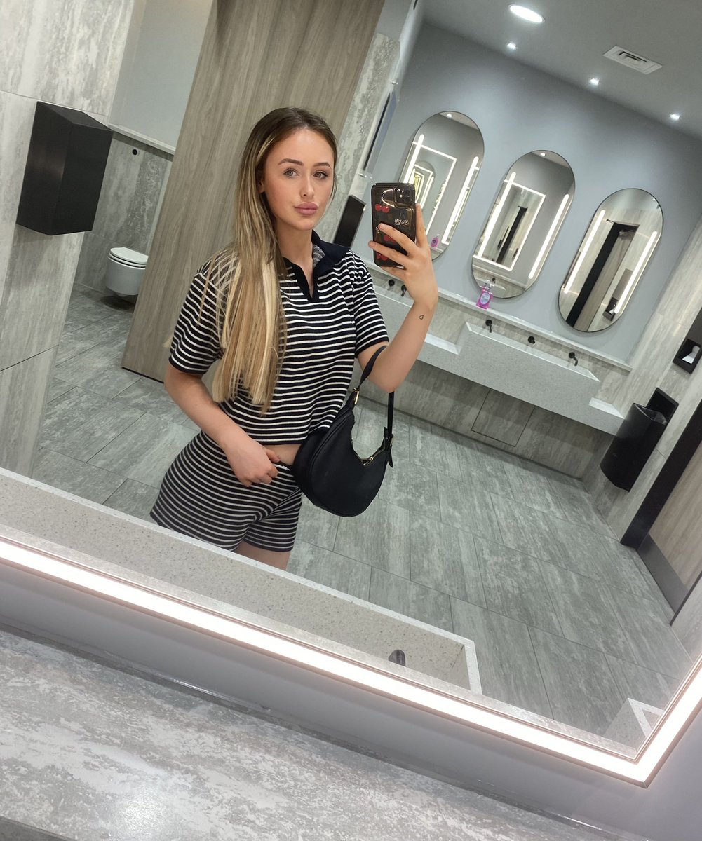 MISS.LEIGH👄 tweet media