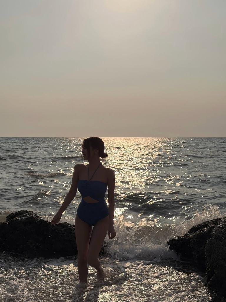 katarina_blue_a's tweet photo. THE BODY. https://t.co/PxSSQwrL5i