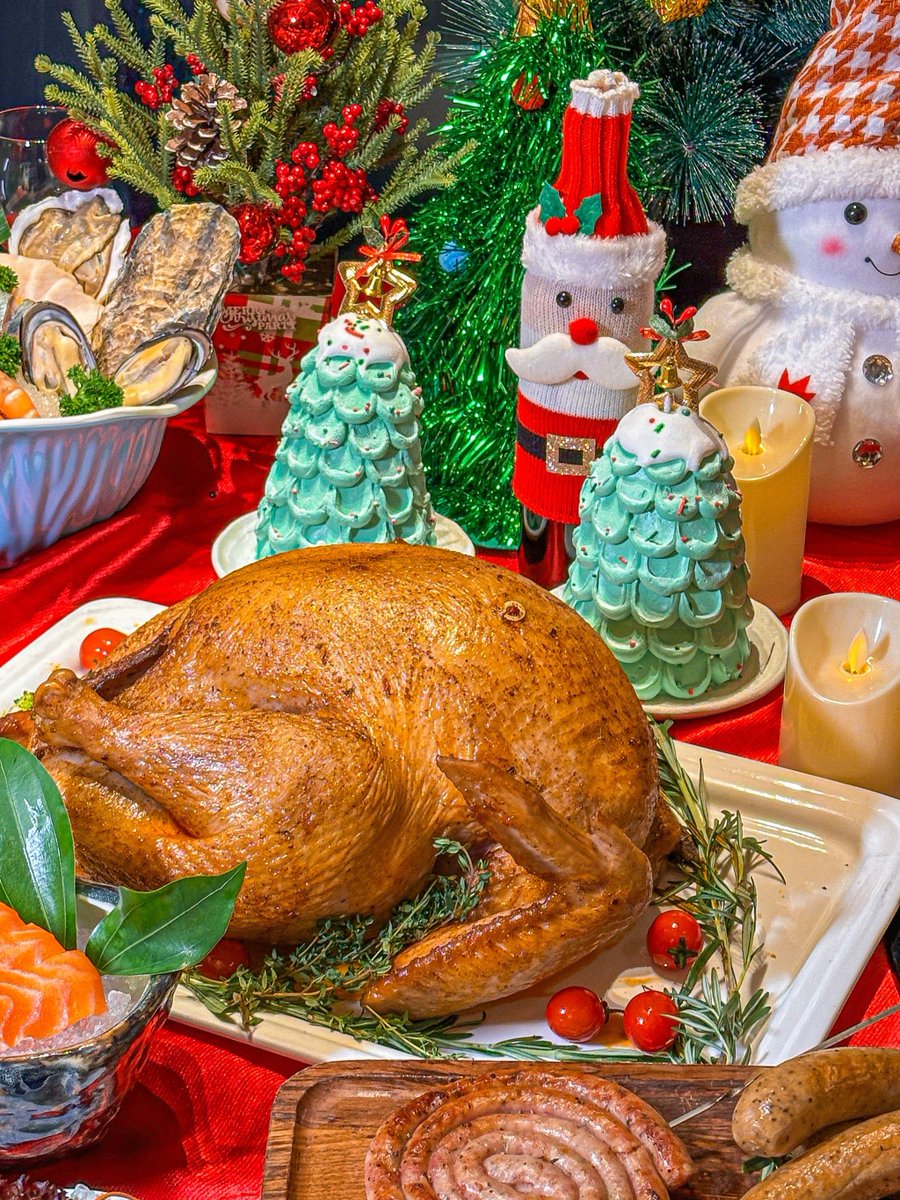 celine_victoir's tweet photo. Holiday feast alert! Roasted turkey, candied yams u0026 warm apple pie ready to spread joy at your dinner table. Tag your feast buddy! ， https://t.co/IFOgfTA1WS