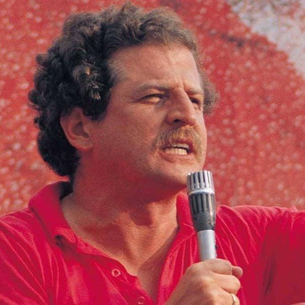 AlfonsoGalanC's tweet photo. El dolor en el alma siempre estará presente en época electoral. La mediocridad de la clase política está en su máxima expresión. Colombia está entre el fanátismo de la izquierda y de la derecha, tendremos un país dividido, casi ingobernable. Le haces muchísima falta a la Nación. https://t.co/7ay8WDR9GO
