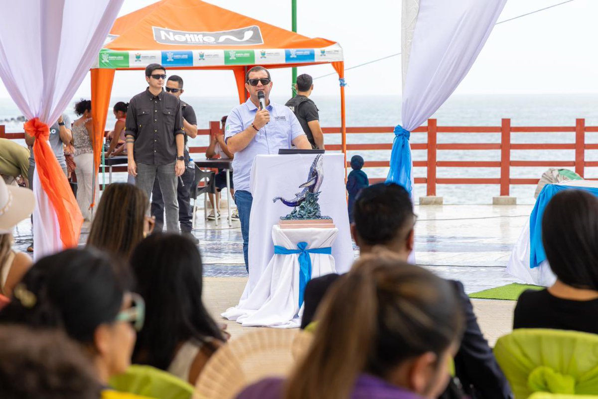 Leoorlandoa's tweet photo. Con enorme alegría entregamos la rehabilitación del muelle turístico de Puerto López, una obra que fortalece el turismo, dinamiza la economía local y prepara al cantón para una nueva temporada de avistamiento de ballenas jorobadas. 

Con una inversión superior a los 96 mil dólares, recuperamos un espacio emblemático que recibe cada año a miles de visitantes que llegan para admirar uno de los espectáculos naturales más impresionantes del planeta y que ocurre en las costas manabitas. 

Las ballenas jorobadas recorren más de 8 mil kilómetros para llegar a Puerto López, un viaje extraordinario que cada año llena de vida nuestras costas, fortalece el turismo y proyecta al mundo la belleza natural de Manabí.