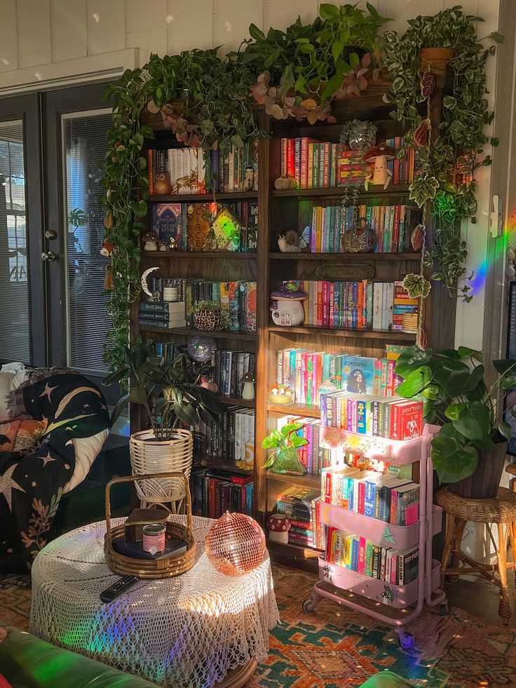 greenvibe's tweet photo. Some rooms are not just homes, but sanctuaries. 📚🌿 https://t.co/QI9jLY71uS