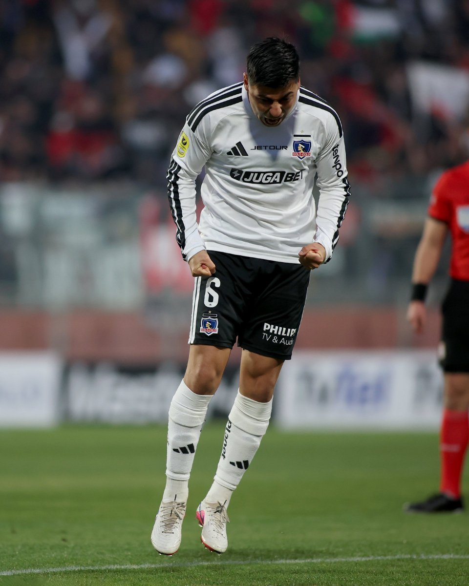 ColoColo's tweet photo. Los goles del primer tiempo 🤟🏻⚽️⚽️

6' Tomás Alarcón 
37' Arturo Vidal

¡Vamos Cacique! https://t.co/lNUFikoELV