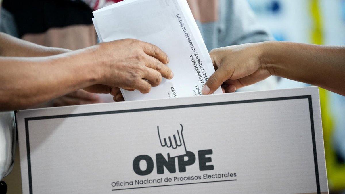 France24_es's tweet photo. Balotaje en Perú: Sánchez insiste en que se anule la votación en el exterior, que da la ventaja a Fujimori https://t.co/mugYMl8UrA https://t.co/whM29qRO4c