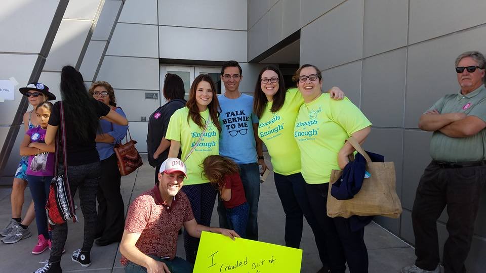 ChristineKramar's tweet photo. @LeftyWinter Not only did @BernieSanders campaign for Clinton in 2016 her tone deaf campaign didn’t allow anyone to have outside signs saying thank you Bernie. Which indeed piss off the crowds. #unityfail people remember how you treat them. https://t.co/8Czqhn6ENe