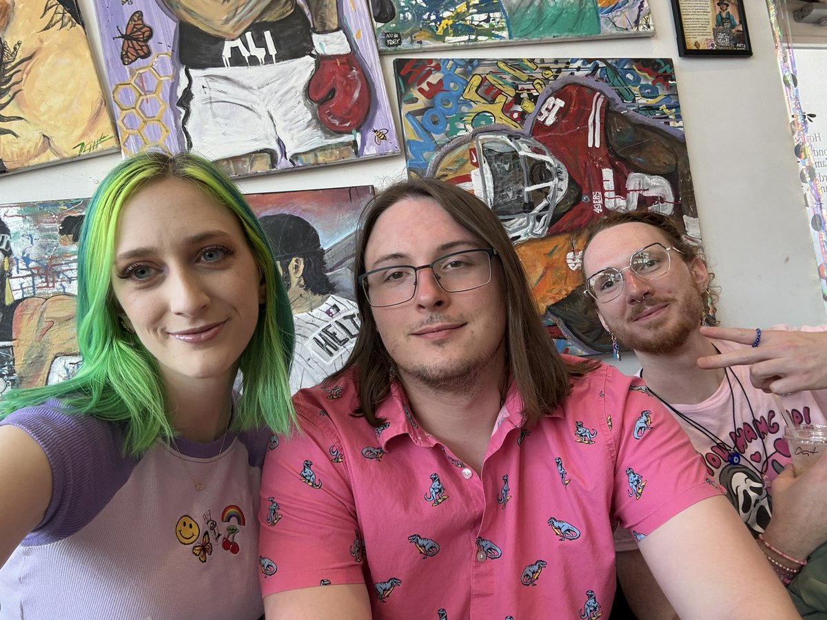 KarlySIO's tweet photo. Happy pride I love frogs https://t.co/x3wgpEvrQd