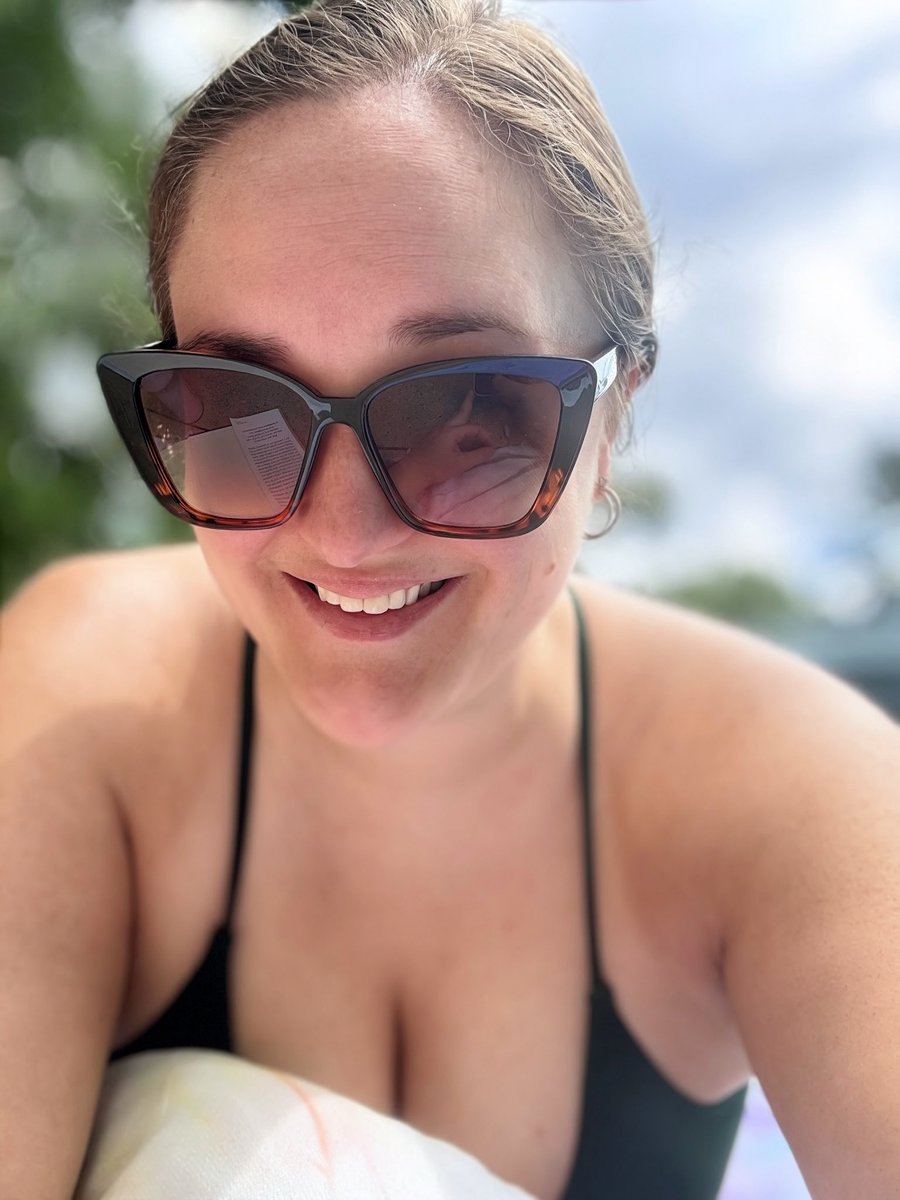madijayne2's tweet photo. Finally a nice quiet pool day! https://t.co/0Tpgl96sm6