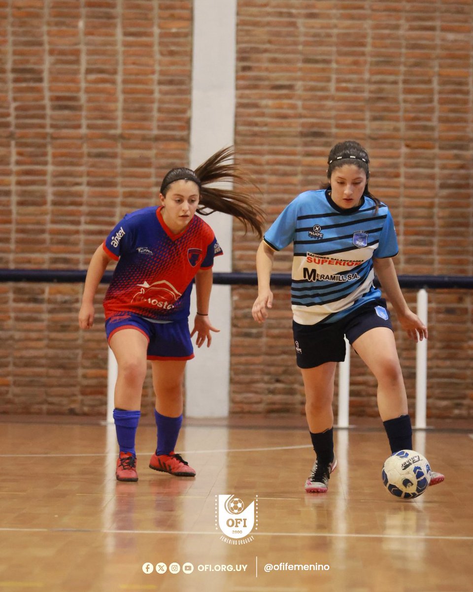 OFItorneos's tweet photo. ⚽🥅

¡El futuro del fútbol sala
femenino Uruguayo!

#OfiTorneos https://t.co/tr8YMqTID6