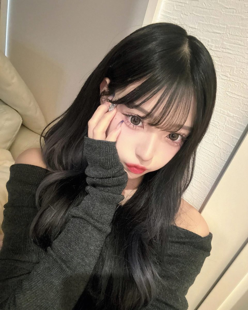 SarahDeMoniz's tweet photo. リーグ戦初日6試合中5試合担当しました。普段はU12を見ているのですが、U15は選手のスキル、運動能力全てが別次元で圧倒されました。
コンタクトによる相手への影響やプレイに対してどのようなアングルで見るのかを意識して行えました。
相方の審判の方にもアドバイスを頂きました✨明日も頑張ります https://t.co/gyJLnVx3py