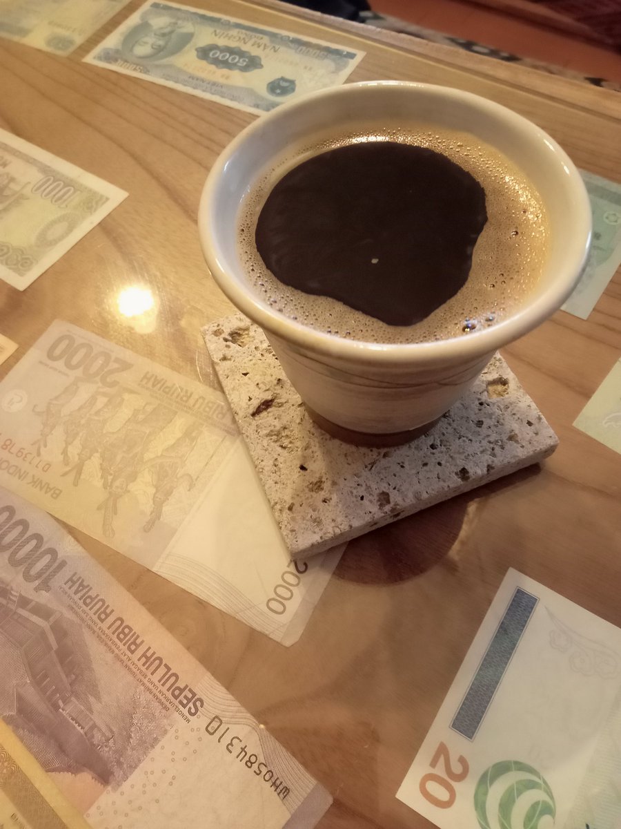 kupujp's tweet photo. 親類に不幸がありまして本日は臨時休業。来店予定だったお客様、申し訳ないです。コーヒー飲んで、清水へ向かいます。本日中には戻りますので明日は営業致します。 https://t.co/onuWRqeRwI