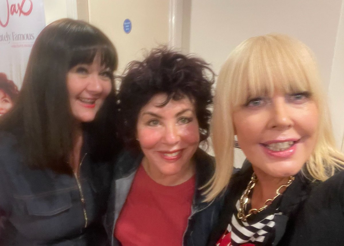 MckayCaroline's tweet photo. @Rubywax absolutely loved your show and meeting you last night in Cardiff! https://t.co/s1F9NcS5sT