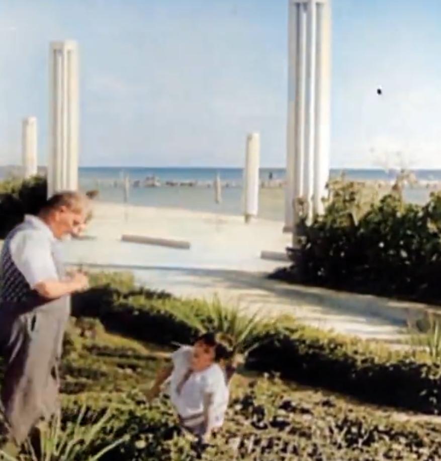 TMH1923's tweet photo. Fikirleriyle yolumuzu aydınlatan, bu toprakların en büyük 'Ata'sını saygı ile anıyoruz. Tüm babaların Babalar Günü kutlu olsun 💐 Atatürk, manevi kızı Ülkü ile birlikte #Atatürk #BabalarGünü #BabalarGünüKutluOlsun https://t.co/6BUCFLztBL