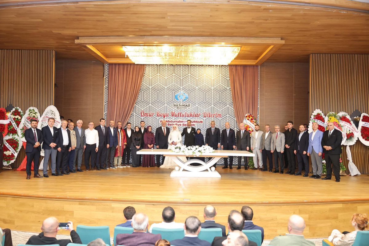 selimkorkmaz13's tweet photo. Rize Dernekler Federasyonu Genel Başkanı Sayın Hasan Başçı’nın kıymetli kızının nikâh şahitliğini yapmak benim için büyük bir onurdu. Genç çiftimize bir ömür boyu mutluluklar diliyor, bu göreve beni layık gören değerli dostum Hasan Başçı’ya gönülden teşekkür ediyorum. 🤲🌹 https://t.co/Dm1nzgH3ct