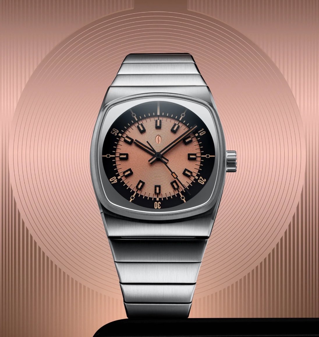 TamerSaito's tweet photo. Mikro saat markası 🇺🇸 Brew Watch Co tasarımcı Jonathan Ferrer tarafından New York'ta kuruldu.

Retro TV kasa tasarımları ve kahve kültüründen beslenen detaylarıyla saat dünyasında tamamen kendine has bir kulvar yarattı

Fotoğraf : Metric - Manual Wind Copper

Fiyat : 774,95 € https://t.co/Rf9utJuqaD