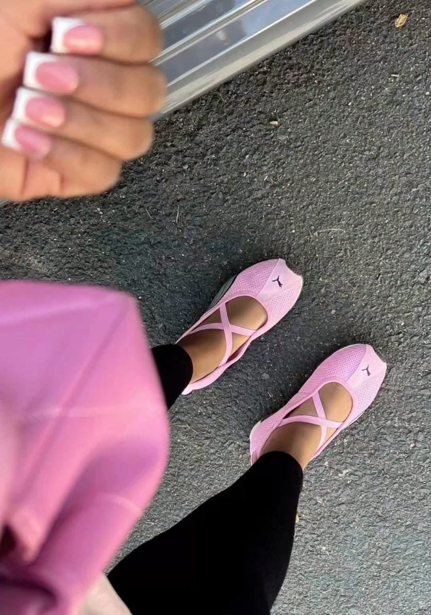 favscorpioooo's tweet photo. The girls that get it, GET IT these are so tea 🤏🏽🖤 https://t.co/cbOfAHjjOK