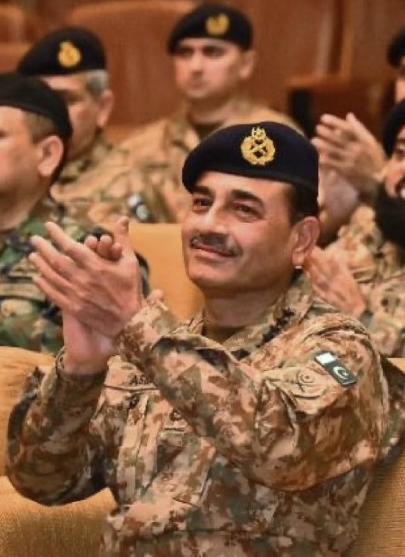 JaferyPMLN's tweet photo. The man of peace Fm Asim Muneer ❤️❤️‼️ https://t.co/L3z8savGTS