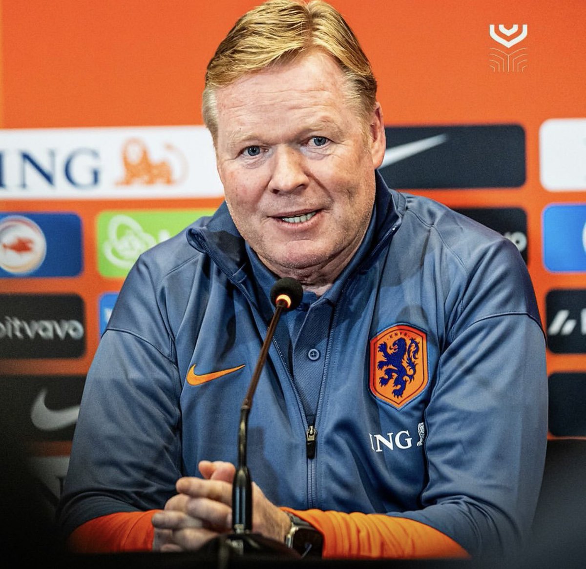 futebol_info's tweet photo. 🇳🇱 Técnico da Holanda, Ronald Koeman fala sobre enfrentar Brasil ou Marrocos na próxima fase da Copa: "Nenhum é mais forte que o outro".

“Não prefiro nada (Brasil ou Marrocos). Os dois são times fortes. Empataram. Marrocos jogou muito bem no 1º tempo, Brasil foi bem no 2º. Nenhum é mais forte que o outro. Temos que focar em nós. Veremos o que acontece e quem será nosso oponente.”

🗞️ @geglobo 
📸 Seleção Holandesa
