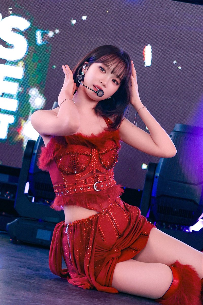 FIMBASE's tweet photo. [WEVERSE DM] 260621 #KIMCHAEWON 🐯   

: FEARNOT, we received a lot of awards at the seoul music awards. thank you so much 🤍🤍 https://t.co/rWUeaaHuky
