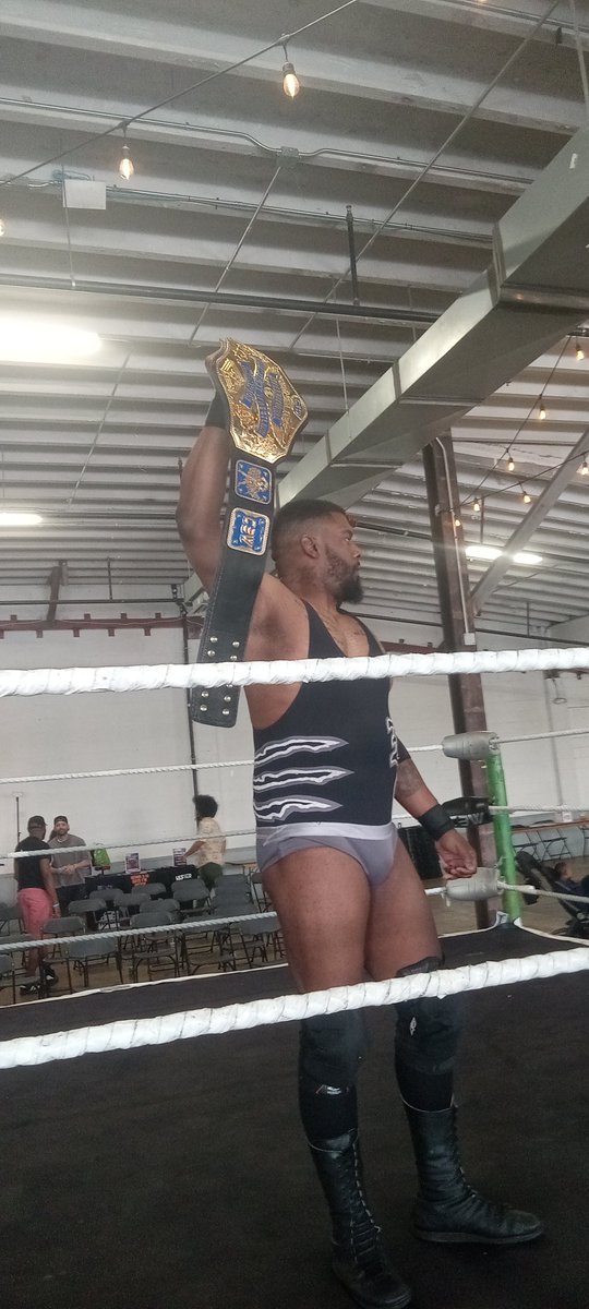 ThaRealDoctaD's tweet photo. 3 NEW CHAMPIONS WERE CROWNED IN DC AT @C3WLive:
NEW C3W CHAMPION - Patrick Clark
NEW C3W CHIEF CITY EXOTICS CHAMPION - @DatsYkies
NEW C3W INTERNATIONAL CHAMPION - Ivan Ali
#EndOfStory https://t.co/fu7r9XnxDr
