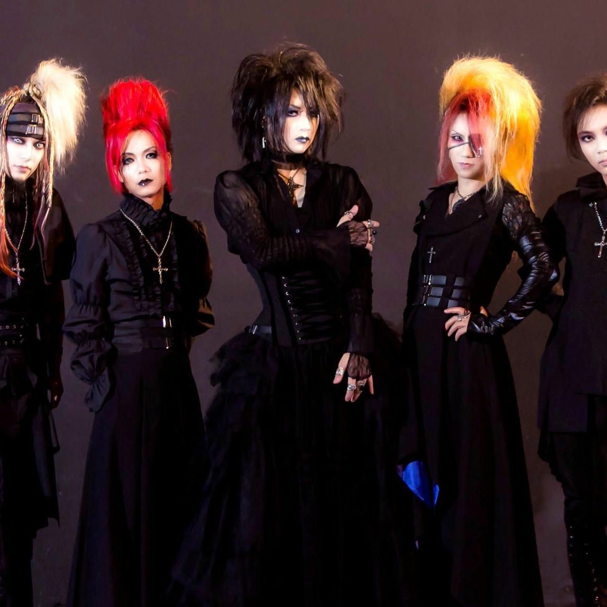 GSquareArt's tweet photo. I don't know if I'm crazy but really you can see the new Ave Mujica outfits taking inspo from visual kei, maybe even more from kotei kei to be specific, obviously done in a watered down and more palatable way https://t.co/Ivwpy3WKKo