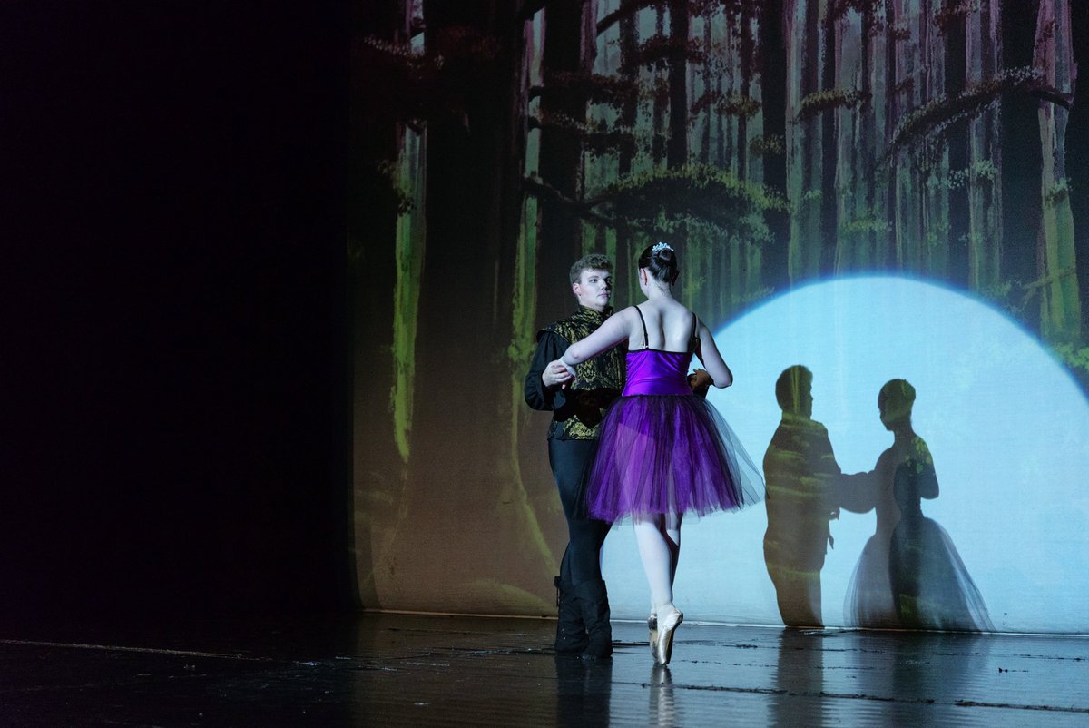 balletconrad1's tweet photo. Ireland  Balina Art Center. Snow White  #balletclass #dance #ballet #balletconrad #pointe https://t.co/uQi7thd0rh