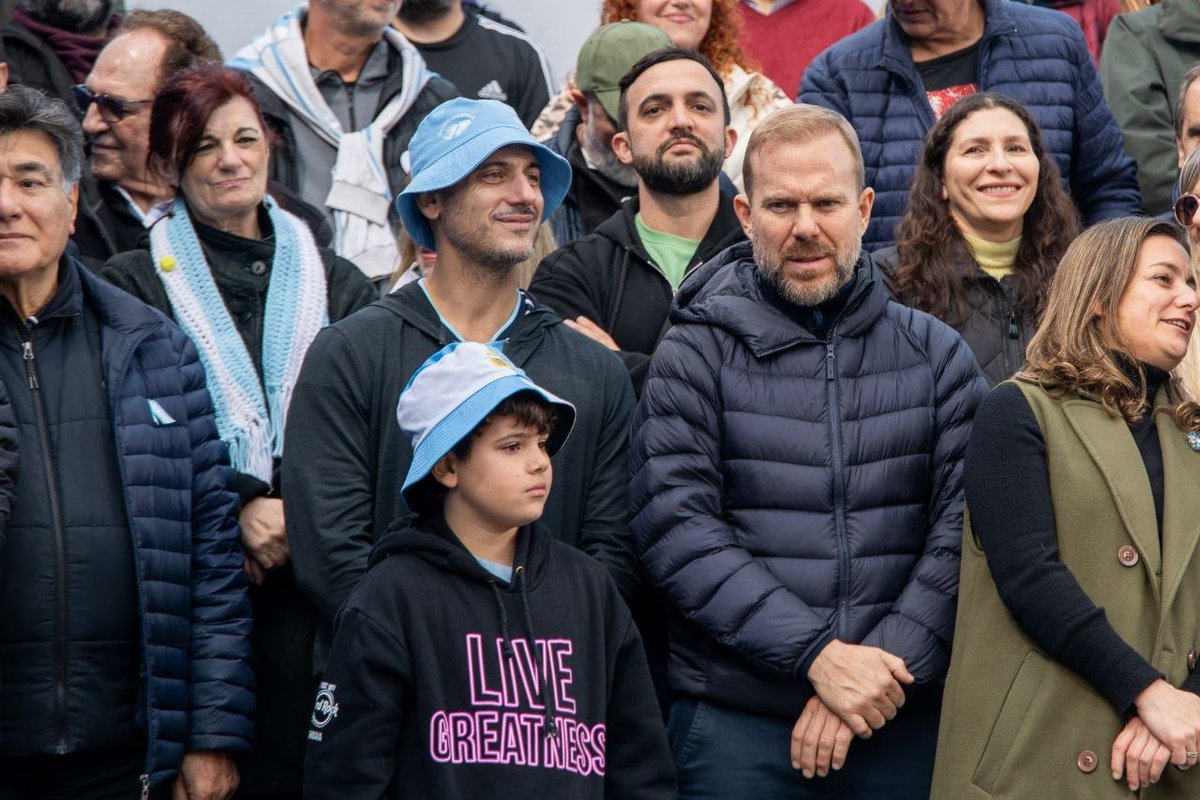 aJulianAlvarez's tweet photo. 🇦🇷 Por Argentina, por Cristina 🩵

"Es necesario que en la Casa Rosada vuelva a haber alguien que realmente no anteponga sus intereses personales ante los intereses del conjunto. La Casa Rosada debe ser de la gente. Hay un pueblo que tiene sed de futuro, de trabajo, de realizarse en la vida." Máximo Kirchner en Parque Lezama.