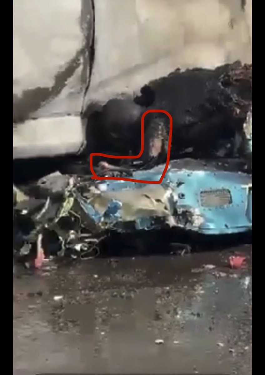 schofi56112's tweet photo. @TMZ That’s his fcking hand, oh my god https://t.co/4Ab7NqkNCV