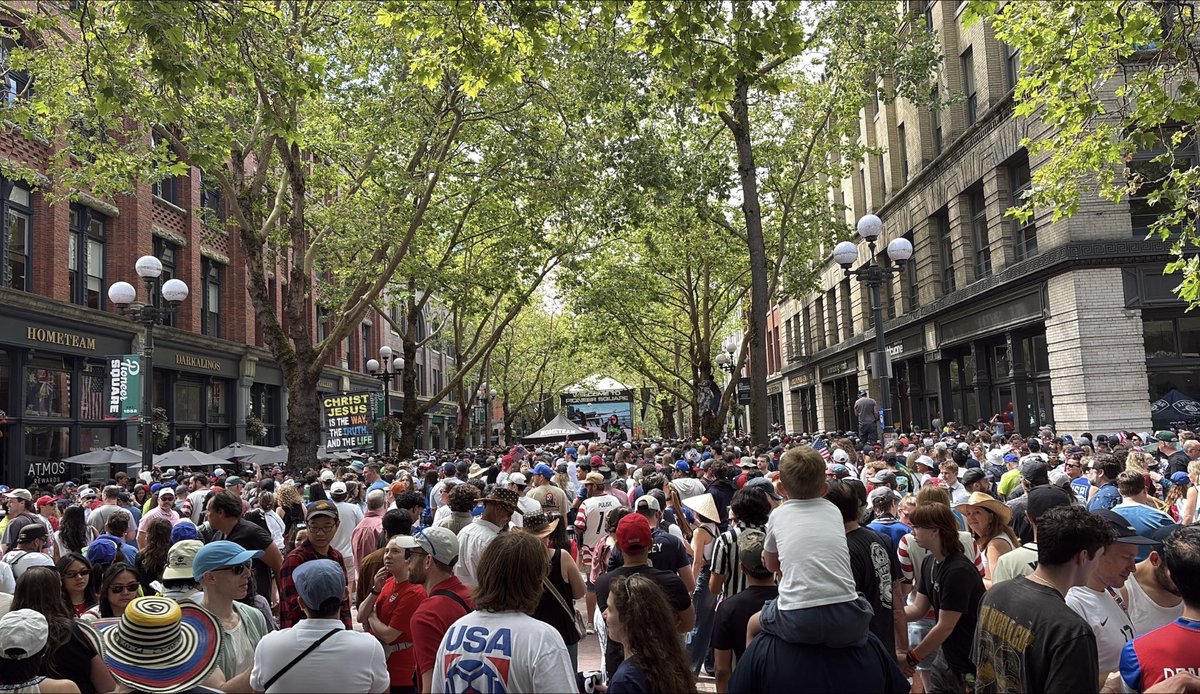 luke_arkins's tweet photo. Mrs A wasn’t a soccer fan of any kind. But she would have been watching yesterday’s World Cup match in Seattle because the US was playing and she was so incredibly proud of the city she was born in and loved.

#StandUpToCancer
#Believe https://t.co/BRRkLFO0Ae