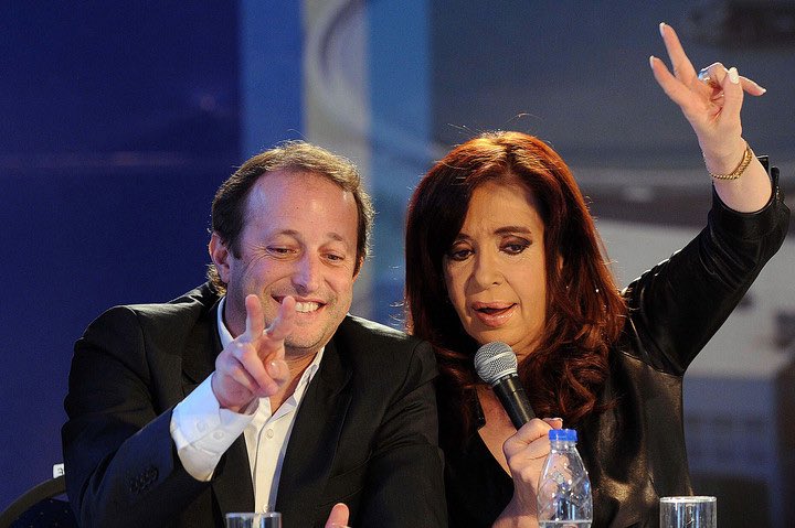 Tomidiazcueto's tweet photo. Insaurralde era el preferido de Cristina. El pollo. El amigo de Máximo y también muy cercano a Kicillof.

¿Cuánto falta para llegar a Massa? ¿Y Otermin? 
Es la mano derecha de Martín Insaurralde. Ojalá alguien mire por ahí che… https://t.co/MWNK5souEz