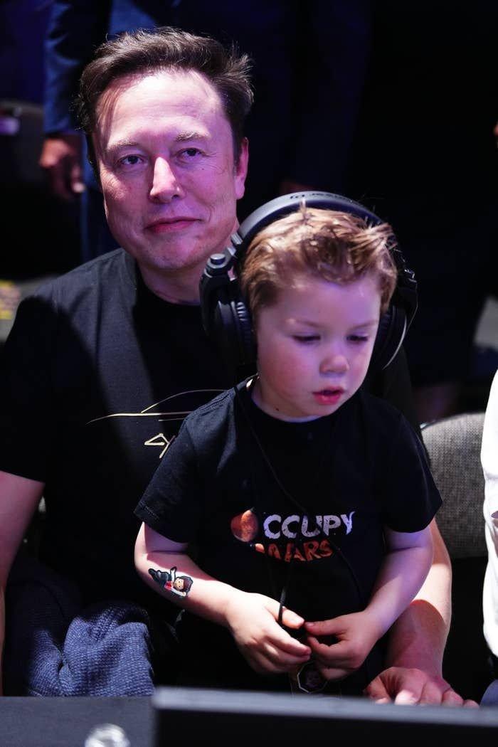 ElonMusk4bws's tweet photo. Curiosity keeps life interesting 🚀💭

What is something you have always been curious about but never asked? 🥰❤️

No wrong answers....I am genuinely curious 👇 https://t.co/X14ODj0MWl