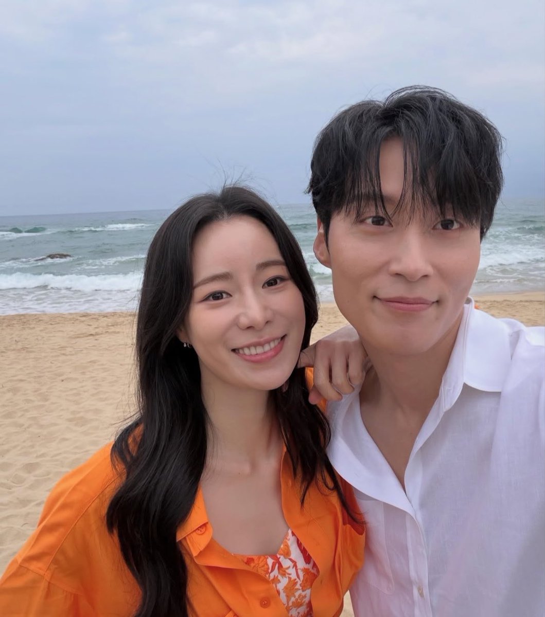 kdramabeans_'s tweet photo. saranghamnida shinsegye 😭🤍 https://t.co/C0DY4ORIZn