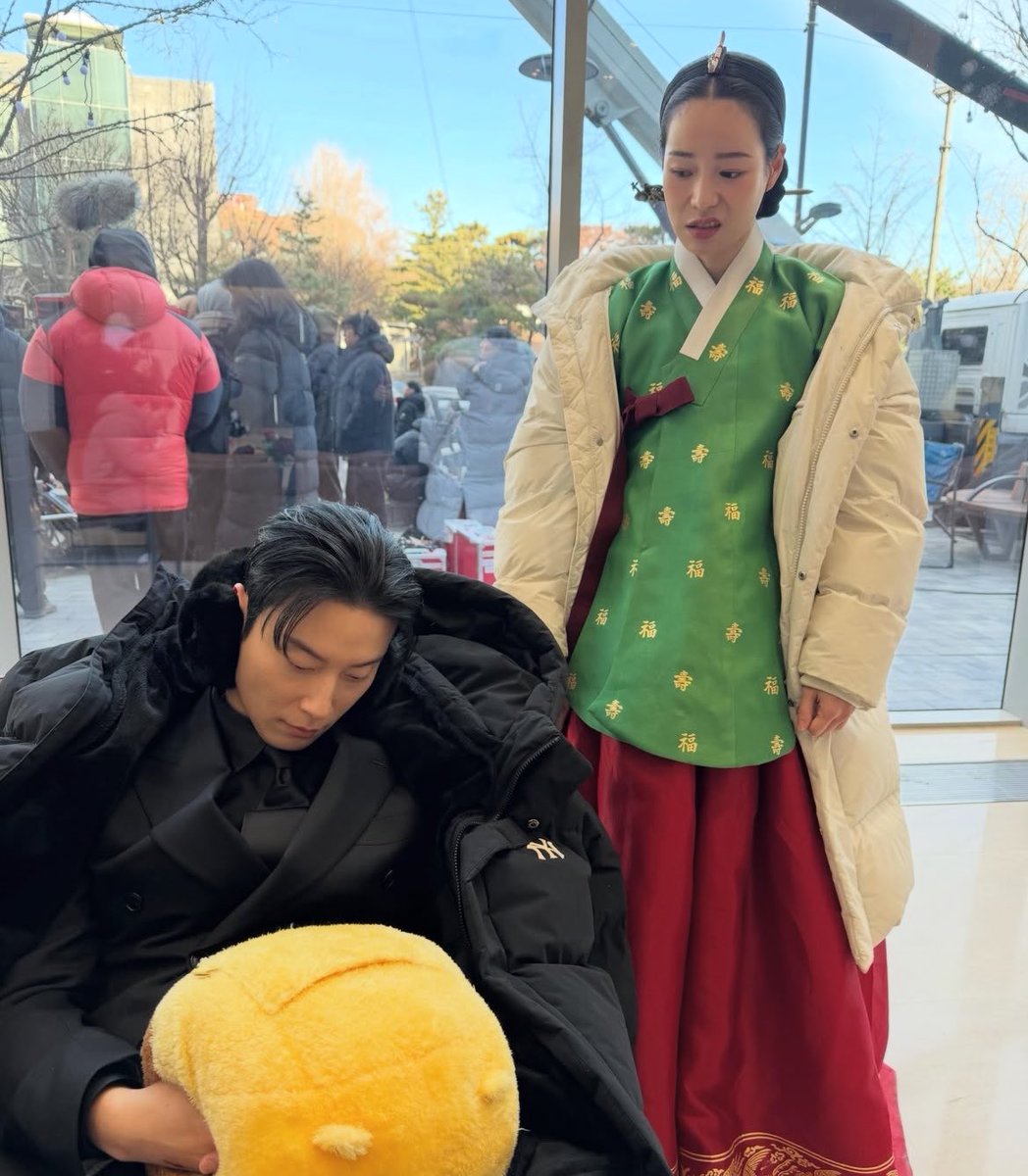 kdramabeans_'s tweet photo. saranghamnida shinsegye 😭🤍 https://t.co/C0DY4ORIZn