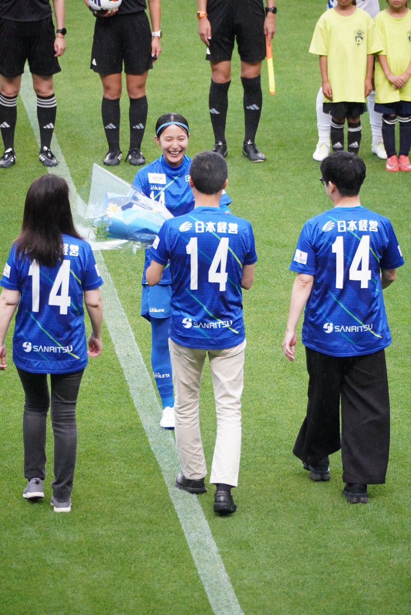 kfdd0601's tweet photo. 推しさん…オルカ鴨川　蔵田あかり選手
リーグ戦100試合出場セレモニー🎉 https://t.co/5l6Riludvx