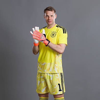 golsdobrasil1's tweet photo. 🇩🇪 O alemão Manuel Neuer se tornou, neste sábado, o goleiro com mais jogos disputados em Copas do Mundo. A partida contra a Costa do Marfim pela segunda rodada do Mundial de 2026 é a 21ª do jogador e, com isso, ele ultrapassou o francês Hugo Lloris. 

🔍 Os goleiros com mais participações em Copa: 1º Manuel Neuer - 21 jogos 2º Hugo Lloris - 20 jogos 3º Taffarel - 18 jogos 3º Sepp Maier - 18 jogos 

Via: @geglobo 
📸 Getty Images/FIFA