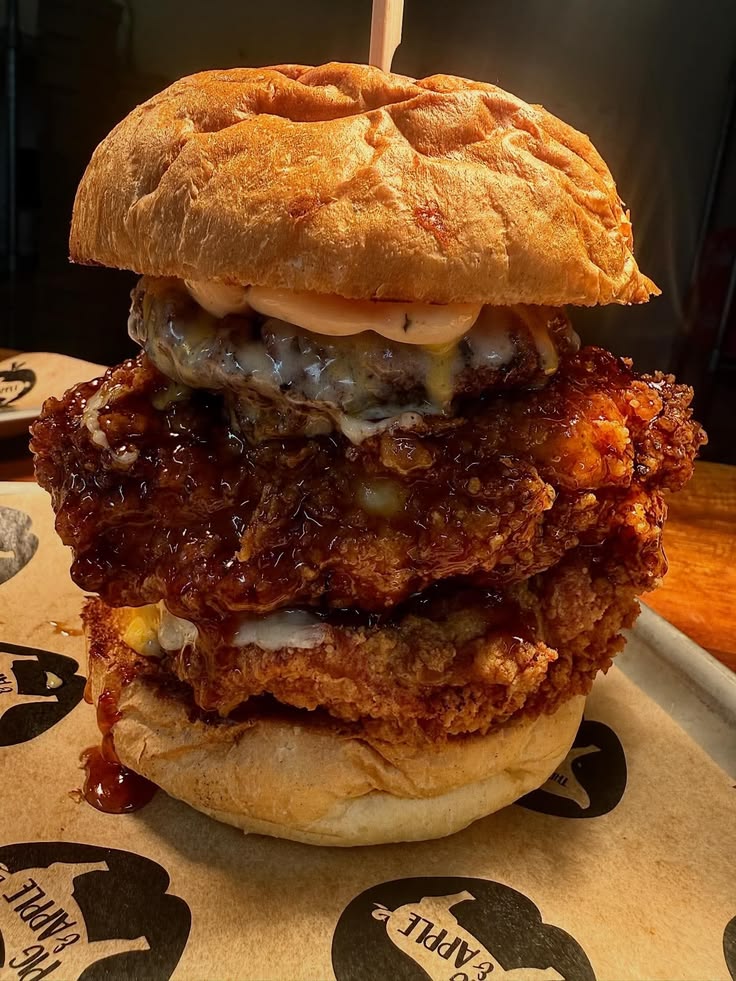 SteakHubbye's tweet photo. Monster Burger 🍔🍗 https://t.co/M43ZXrUdRP