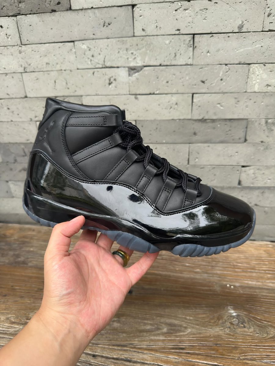 JustFreshKicks's tweet photo. COMME des GARÇONS HOMME PLUS x Air Jordan 11 "Black" 🥷🏻

🗓️ September 2026
💰 $250 https://t.co/RaFXbn6HV0
